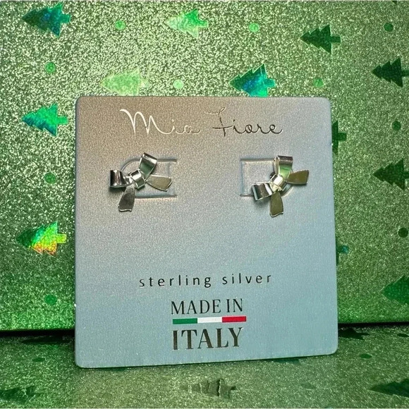 Mia Fiore Silver Bow Stud earrings NWT - Picture 2 of 6